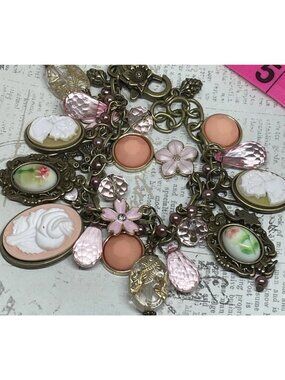 Crystal Romantic Pink Cameo Flower Chunky Charm Bracelet Boho Victorian 8.5 Inch